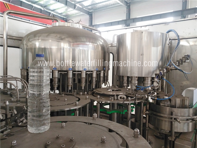Máquina de embotellado del agua del control del PLC HMI para el tamaño de la botella 250-2000ml 2