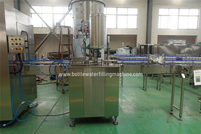 Máquina de rellenar Juice Aluminum Can SUS304 de las bebidas carbónicas automáticas del CE del ISO 2